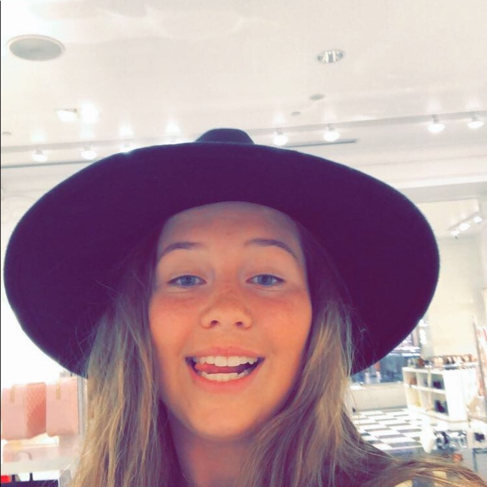 Meet your Posher, Kennedy